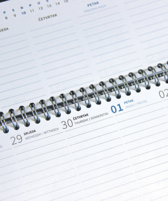 PLANER STOLNI SPIRALNI crveni   30,2 x 14 cm, nad.+ 30,2  128 stranica